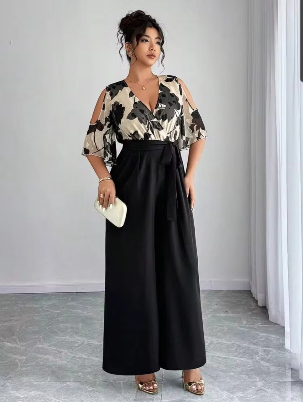 Elenzga Womens Ruffle Jumpsuit. New. Size 20.